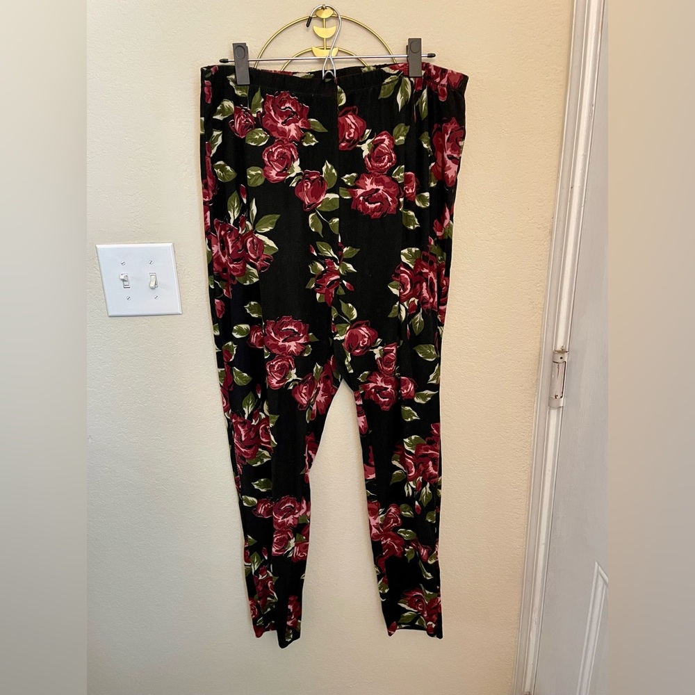 22/24 Woman Within Leggings